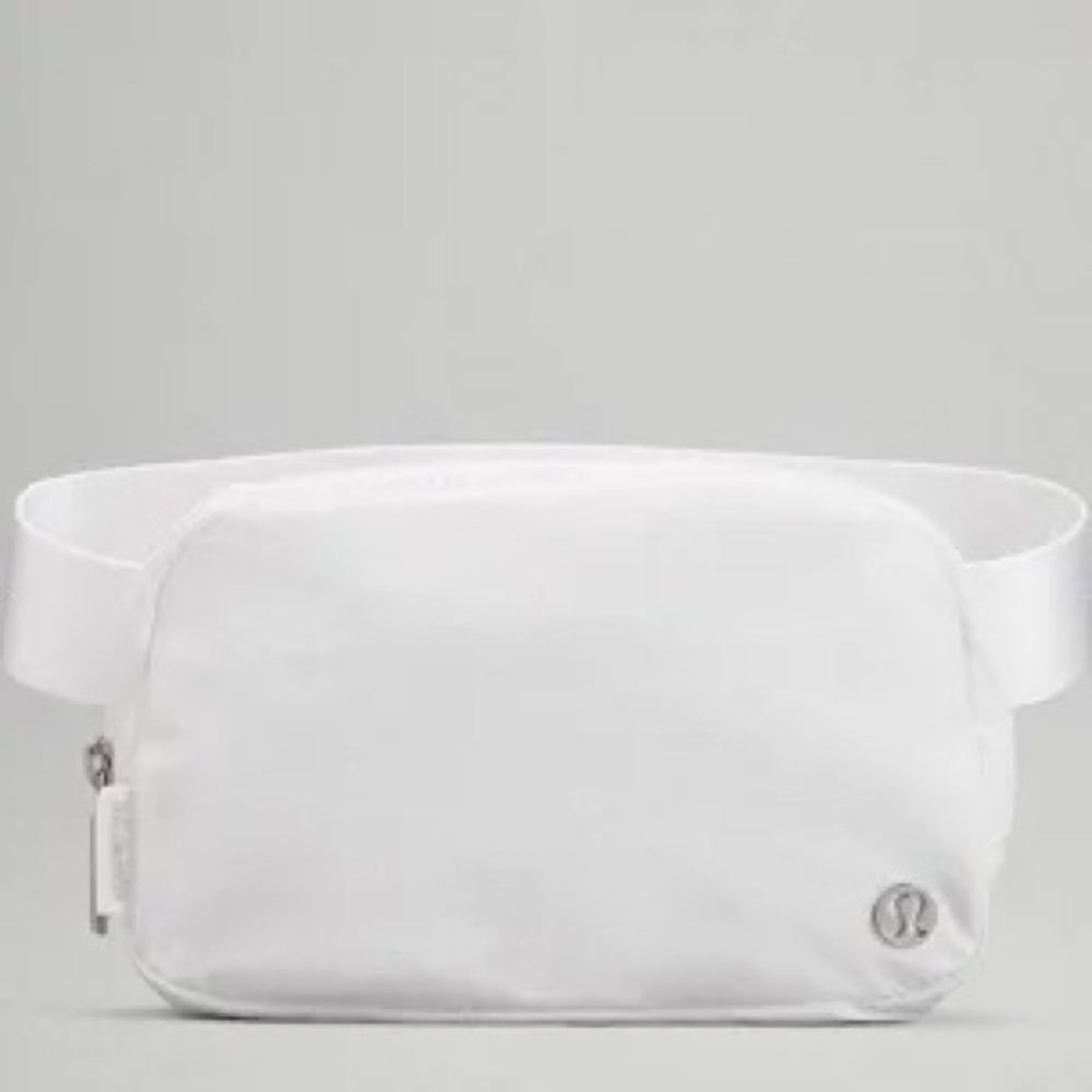 NWT Lululemon Everywhere Belt Bag in White